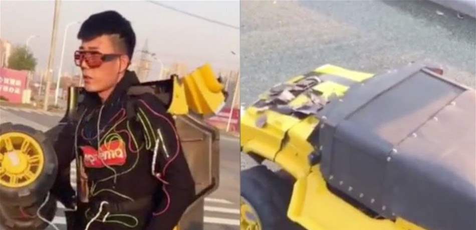 مشهدٌ لا يصدّق.. رجلٌ يحوّل نفسه إلى سيارة متحرّكة! (فيديو) 