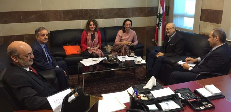 تمديد مهلة قبول طلبات نقل المعلّمين 
