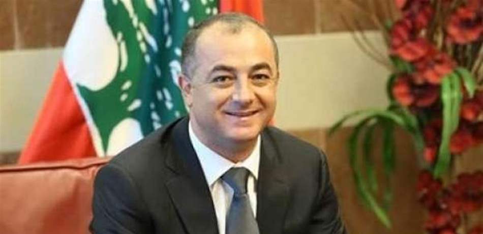وزير الدفاع: لسنا مضطرين لمراعاة المجتمع الدولي بملف النازحين