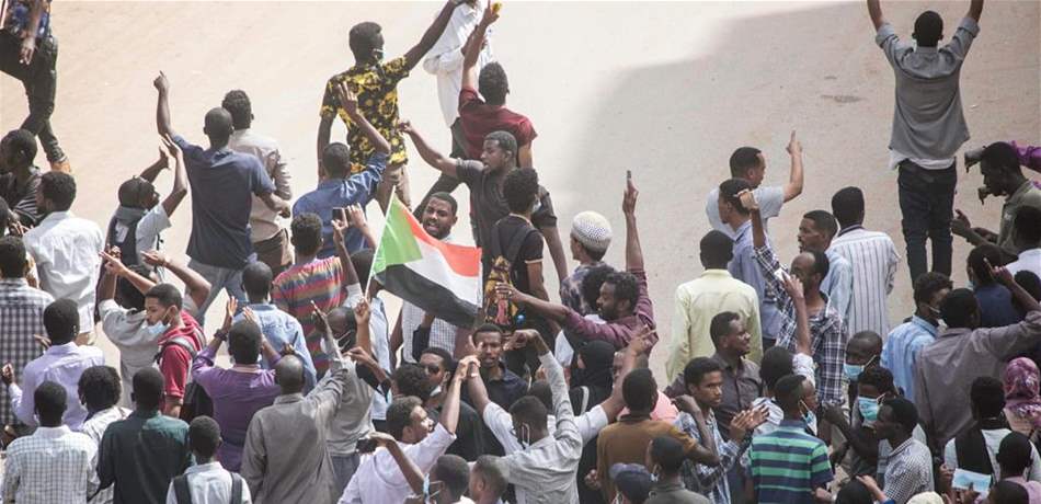الأمم المتحدة: نقوم موقتا بنقل الموظفين غير الأساسيين من السودان