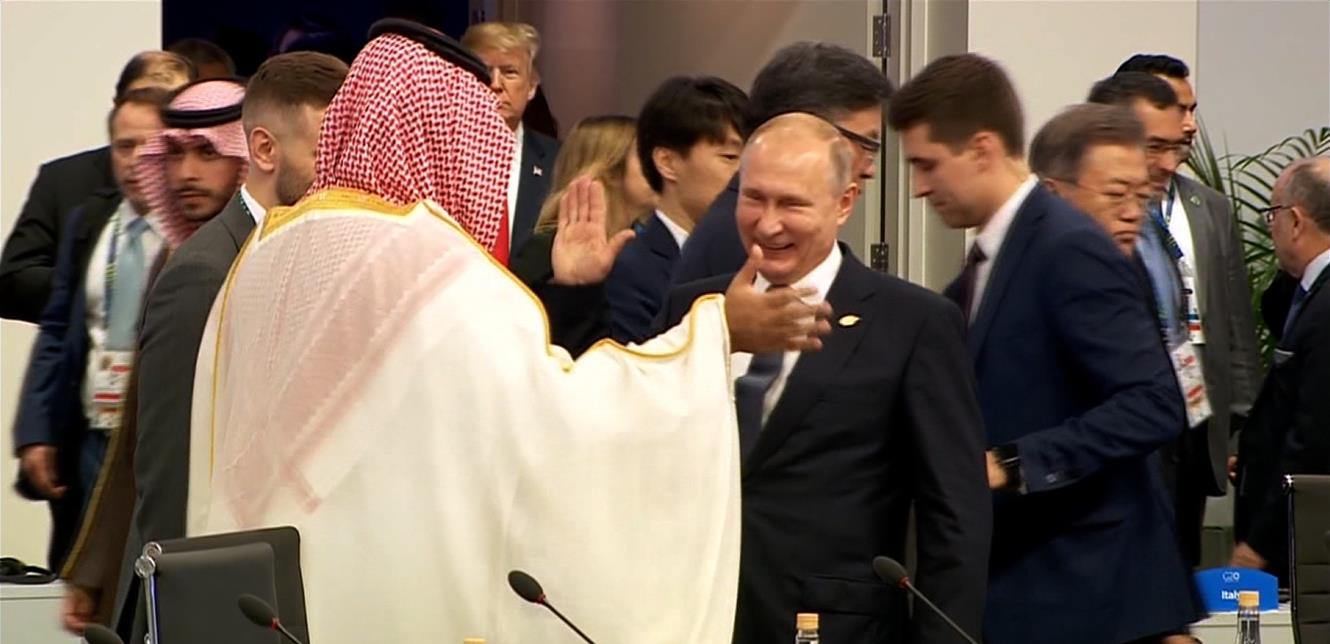 لعبة "الدب الروسي" للمنطقة: بن زايد أخذ احتياطاته.. و"التنين" سيغيّر المعادلات! 