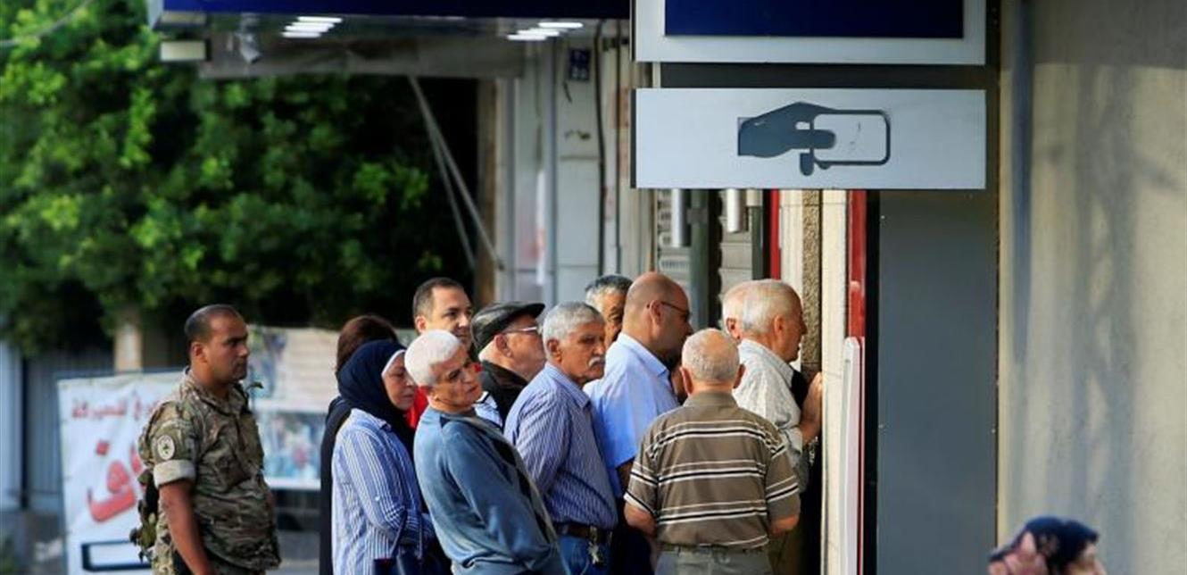 إجراءات جديدة للمصارف.. ماذا عن التحويلات وسحب الدولار؟ 