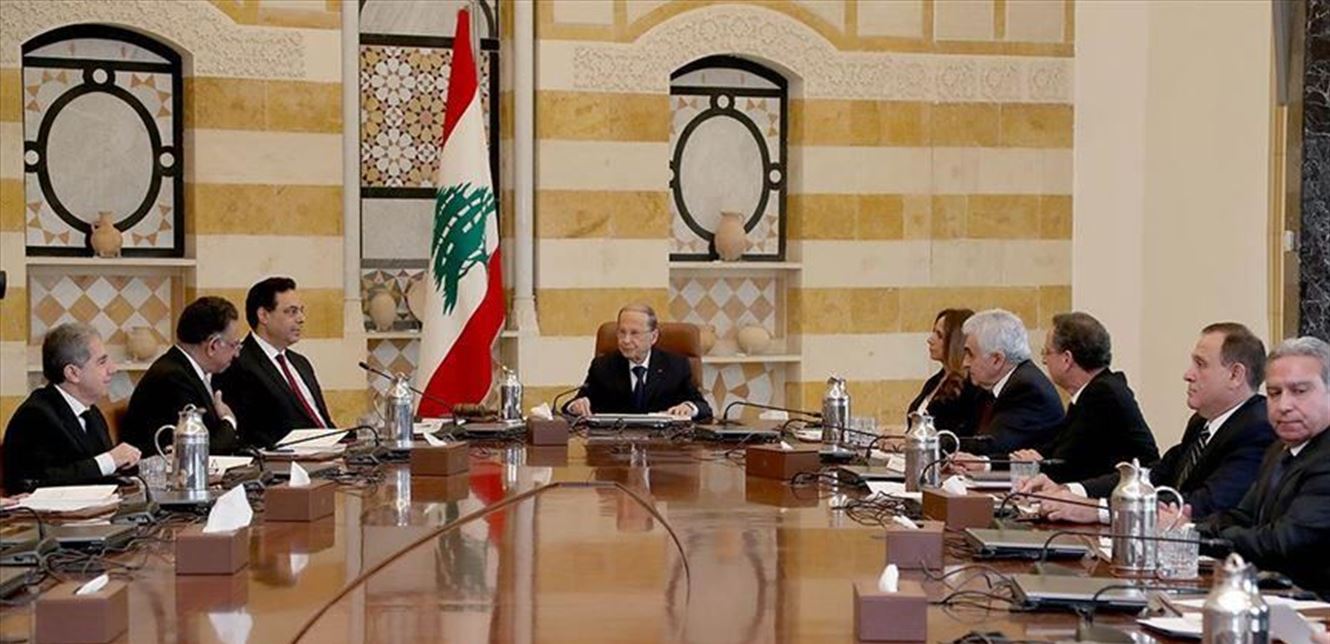 حكومة حسان دياب بين سندان النأي بالنفس ومطرقة المساعدات الدولية... ماذا ستختار؟