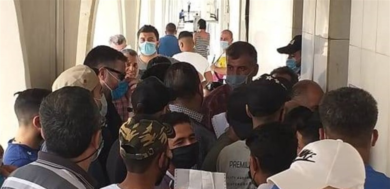 طوابير امام المراكز الصحية والمستوصفات ولبنان من مستشفى الشرق الى الإستشفاء بالصَدَقة...