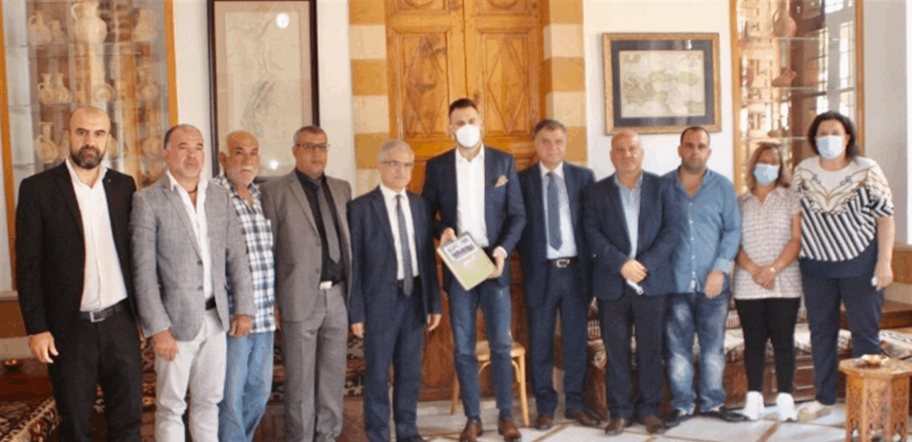 النائب جنبلاط حيا شهداء التقدمي في ذكرى 13 آب: الحوار ضروري مع جميع المكونات