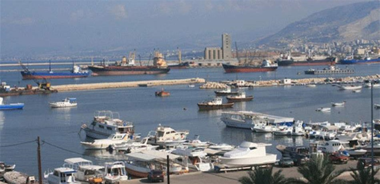بعد إصطدامها بصخور جزيرة الرمكين في طرابلس... ما آخر المعلومات عن سفينة med bridge؟ 