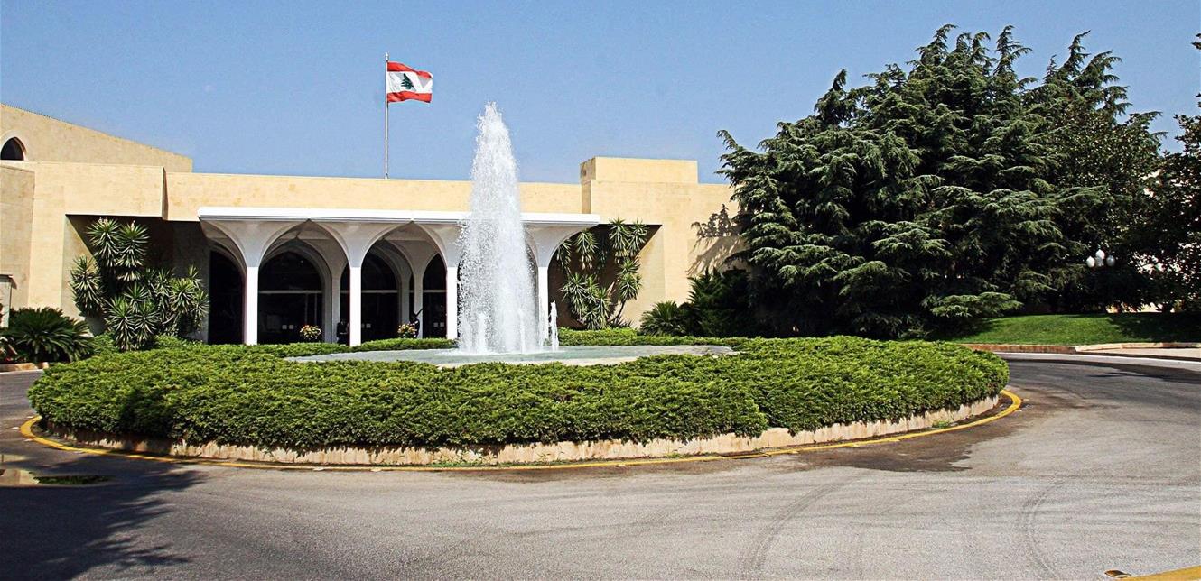 رئاسة الجمهوريّة تكشف.. هل وقّع عون مرسوم استقالة الحكومة؟