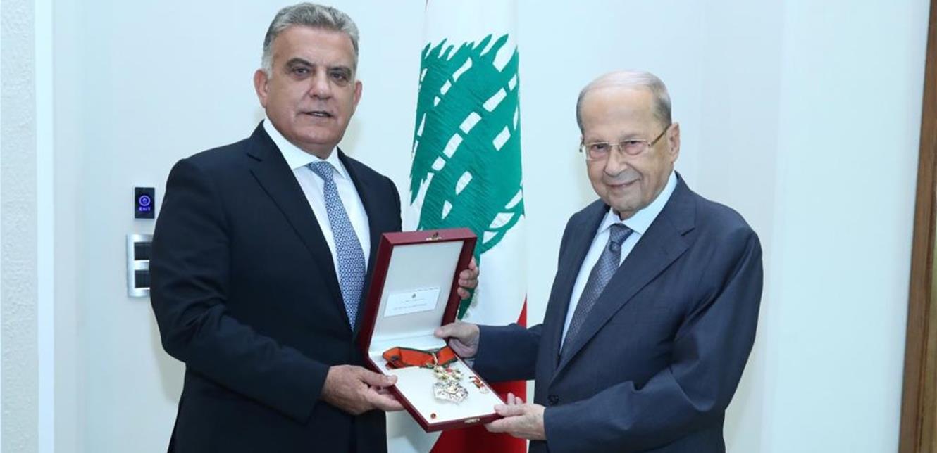 الرئيس عون قلّد اللواء ابراهيم وسام الارز من رتبة ضابط اكبر تقديرا لعطاءاته المتعددة من اجل لبنان