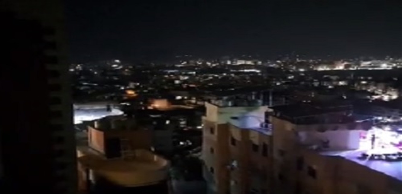 سماع أصوات إنفجارات وإطلاق نار كثيف... الإشتباكات تعود إلى مخيّم عين الحلوة وهكذا بدأت