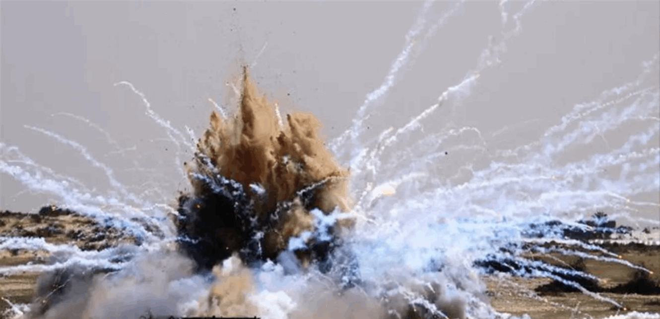 اسرائيل تستخدم الفسفور الأبيض في غزة ولبنان.. هذه مخاطر الوميض القاتل