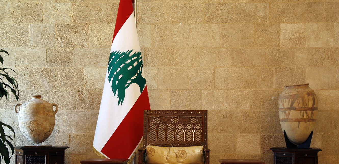 بين الجنوب وكفردبيان...مشهدان متناقضان يختصران أزمة لبنان