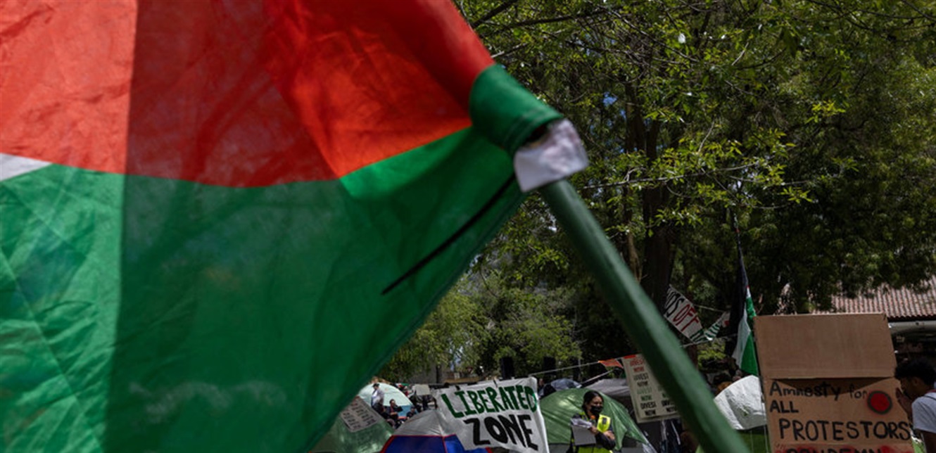 جامعة ستانفورد تخطط لـ إيقاف طلاب احتلوا مكتب رئيسها
