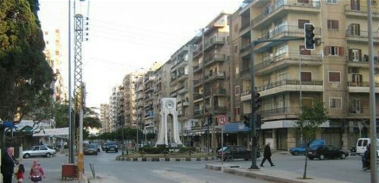 شبان اعترضوا شاحنة بيبسي... ​إليكم ما فعلوه بمحتوياتها