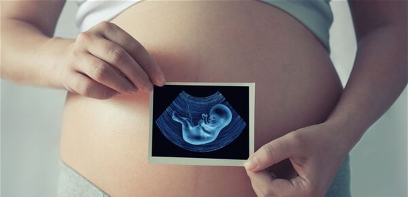 بعد ما يقارب الـ 8 سنوات على زواجها.. هل الممثلة الشهيرة حامل بتوأم؟