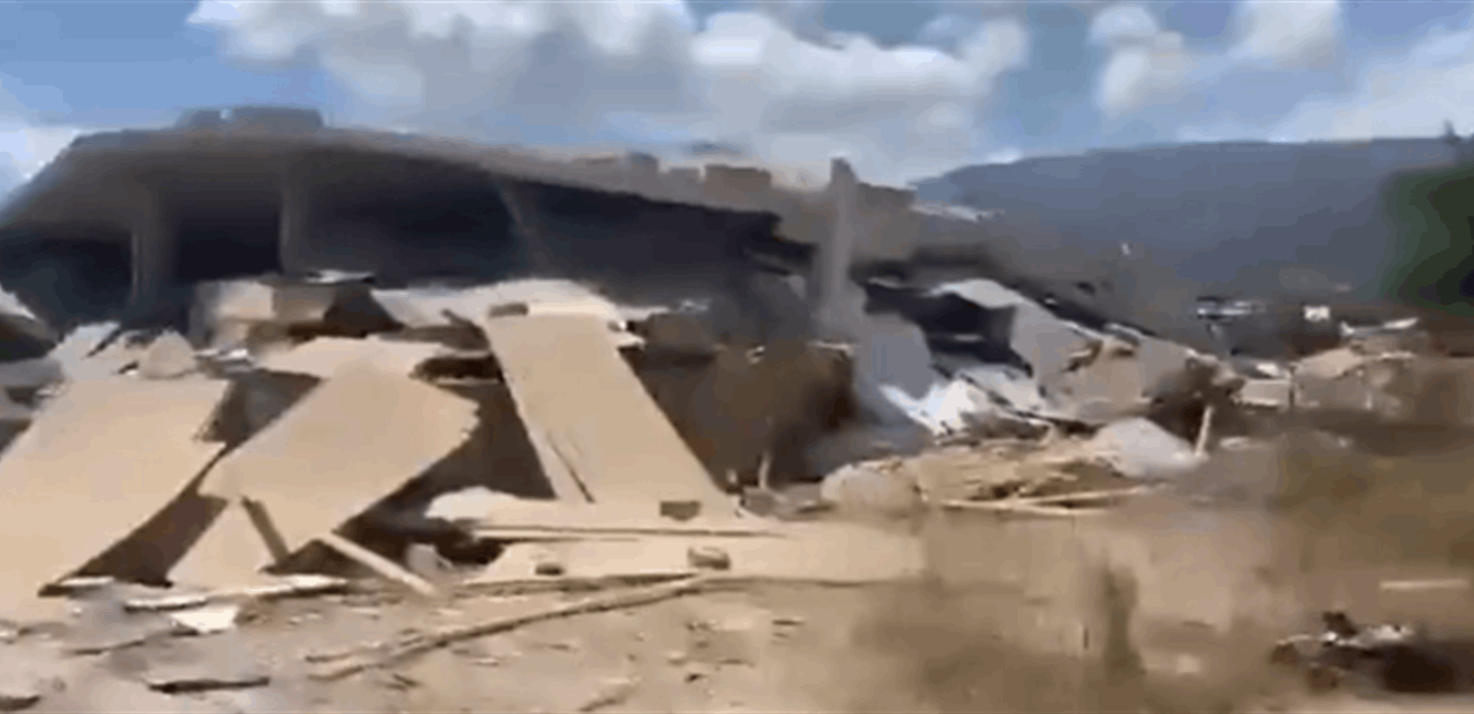 فيديو يوثّق حجم الدمار في كفركلا إثر الغارة.. هكذا يبدو الوضع هناك