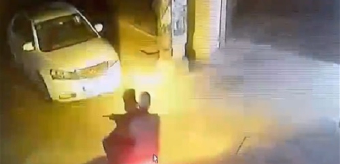 فيديو فضحهما... شاهدوا ما فعلاه داخل موقف سيارات فجر اليوم