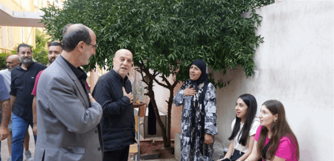 النواب شري وفياض والموسوي جالوا على عدد من مراكز إيواء النازحين في بيروت 
