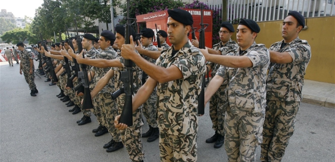 لبنان يعيد سوريين دخلوا خلسة ولن يمنع العبور الشرعي