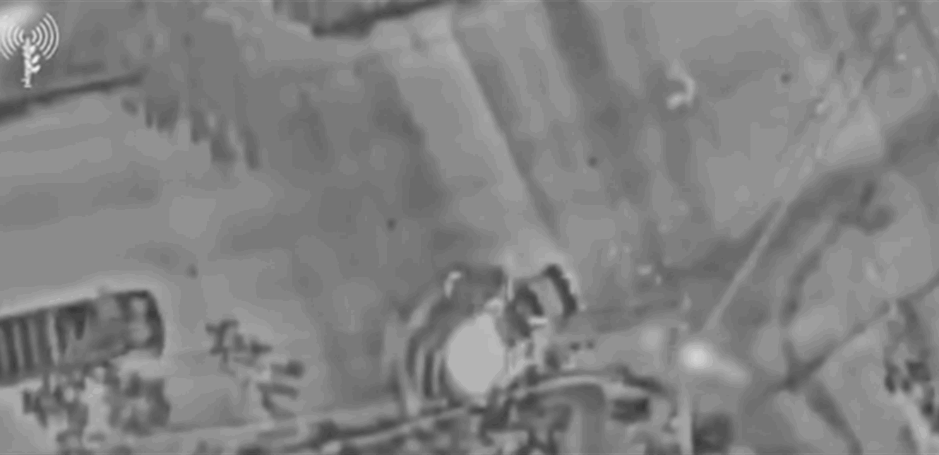نشره أدرعي.. فيديو يوثق لحظة استهداف السيارة في برعشيت