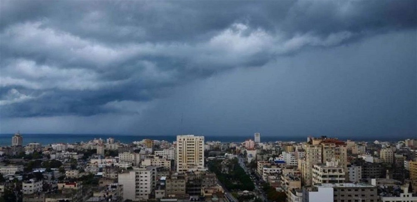 تساقط أمطار ورياح محملة بطبقات من الغبار.. إليكم تفاصيل طقس الأيام المقبلة