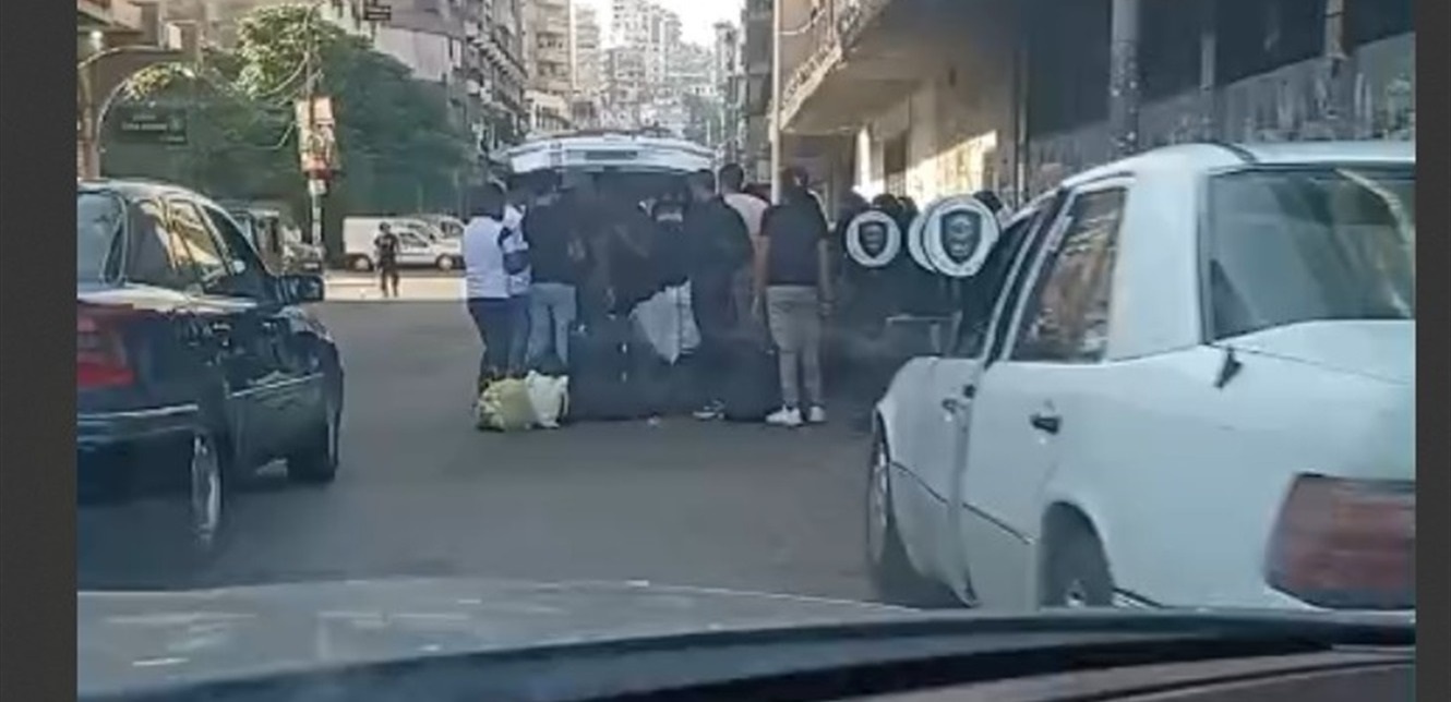 بعد إعادة فتح معبر العريضة.. مغادرة كثيفة لعائلات نازحة إلى الأراضي السورية (فيديو)