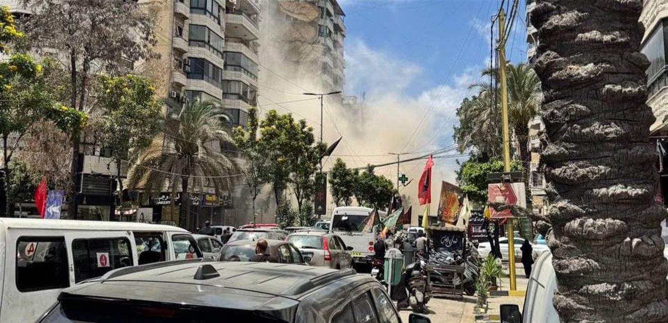 في بيروت.. إنهيار أحد المباني المستهدفة سابقاً عند هذه الطريق