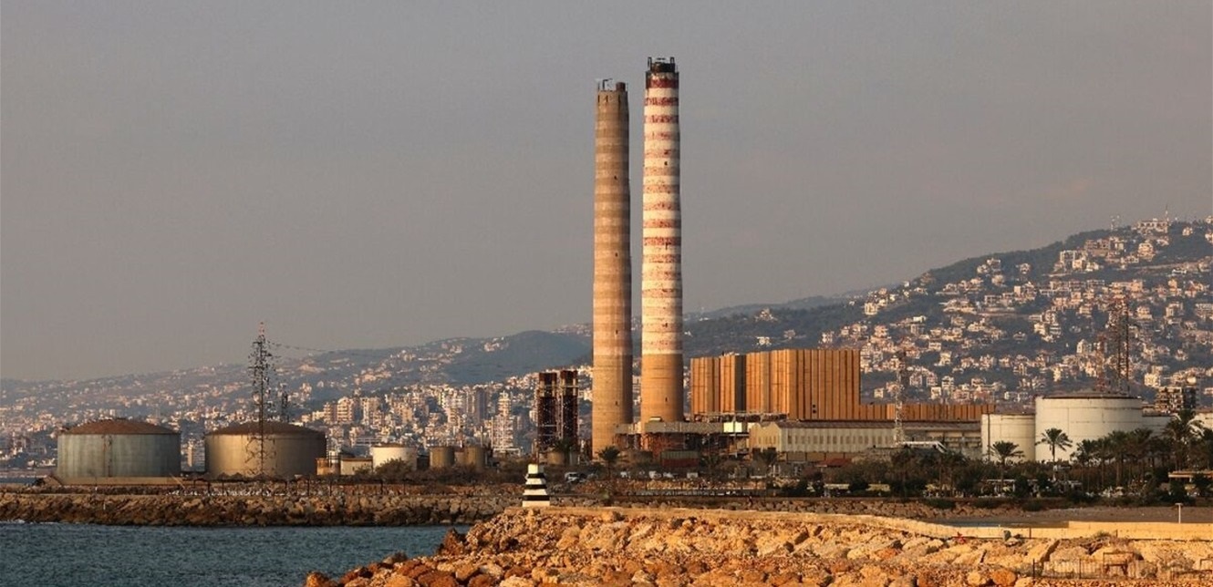 توقيف باخرة فيول بعد مطاردة بحرية.. والتحقيقات تكشف تزوير أوراق المنشأ