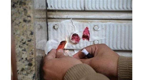 خُتم بالشمع الأحمر.. هذا ما كان يفعله محلّ لبيع الإطارات وتصليحها