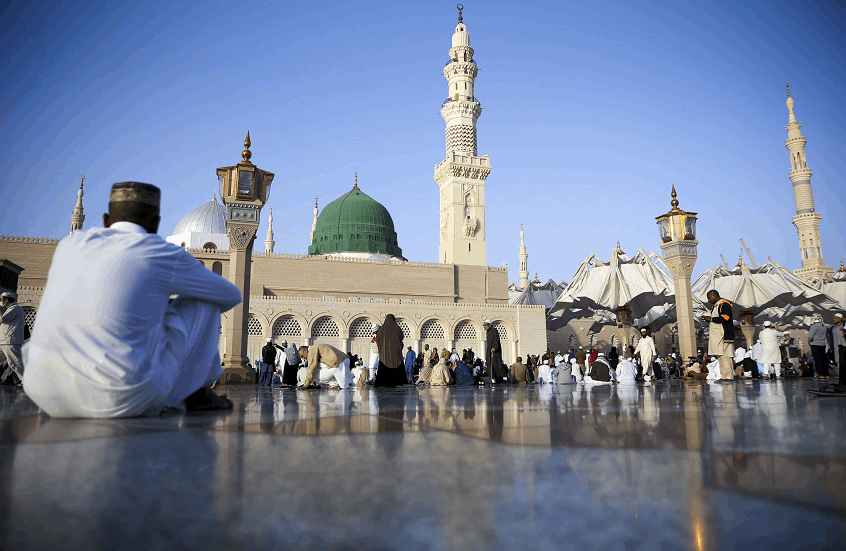 خلال 14 ثانية.. إنقاذ معتمر باكستاني توقف قلبه في المسجد النبوي