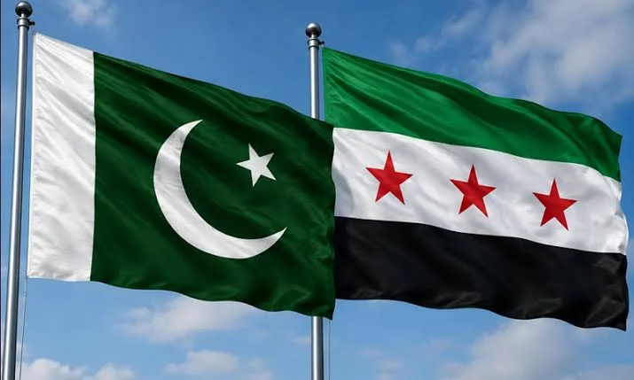 ما هي تداعيات تنامي العلاقات العسكرية بين باكستان وسوريا؟