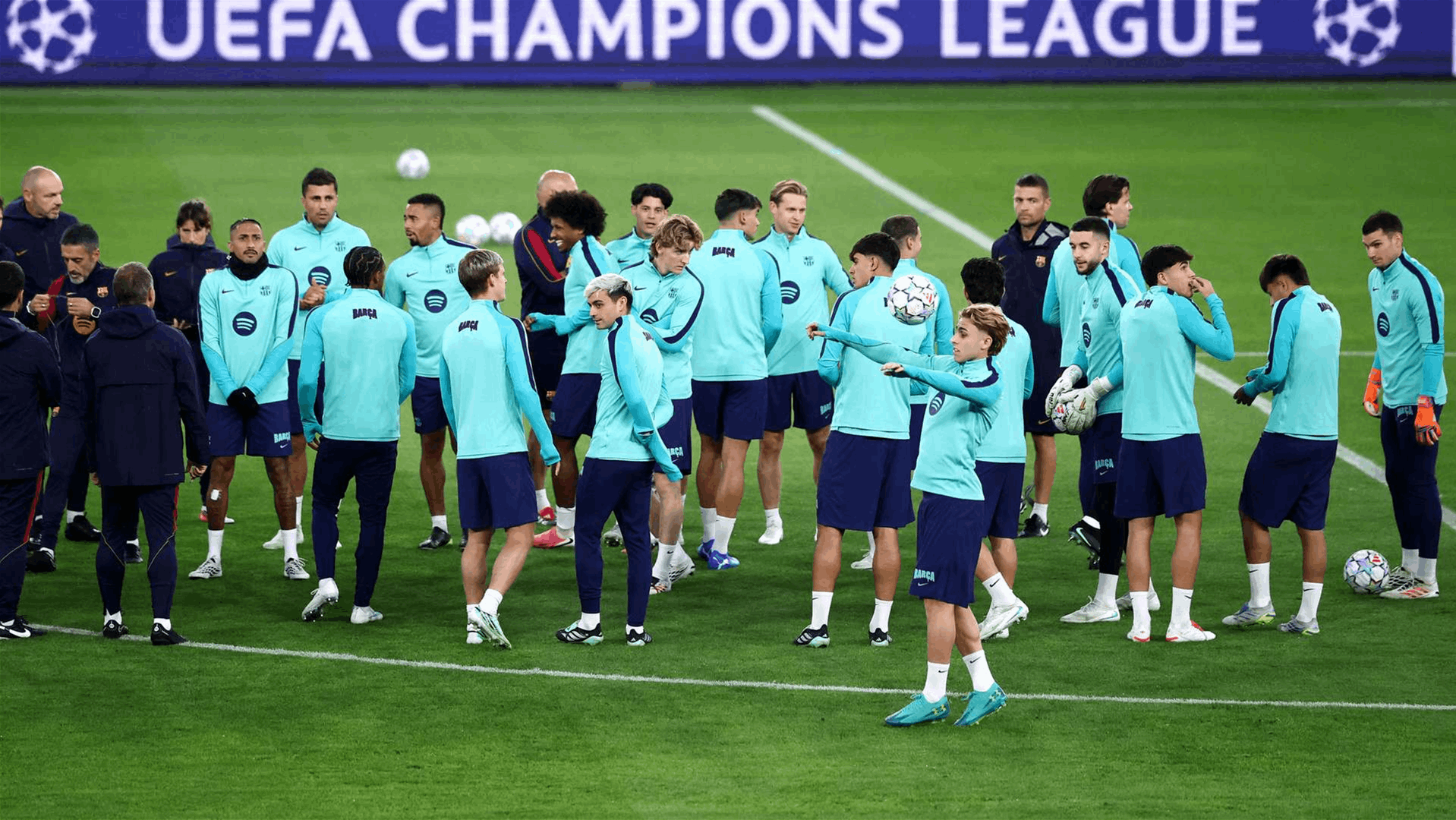 يويفا يفرض تغييراً مفاجئاً على برشلونة أمام باريس سان جيرمان
