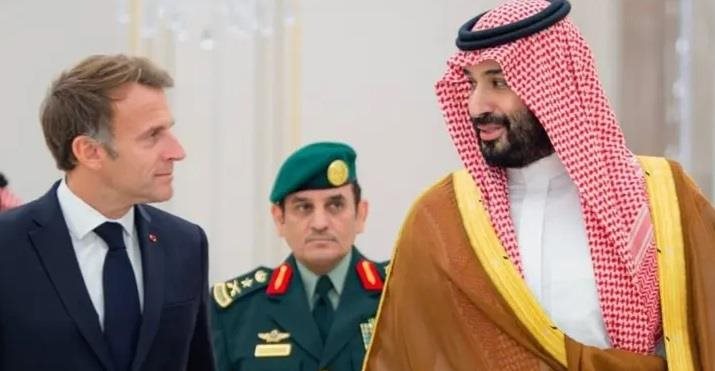 ولي العهد السعودي استقبل ماكرون في الرياض
