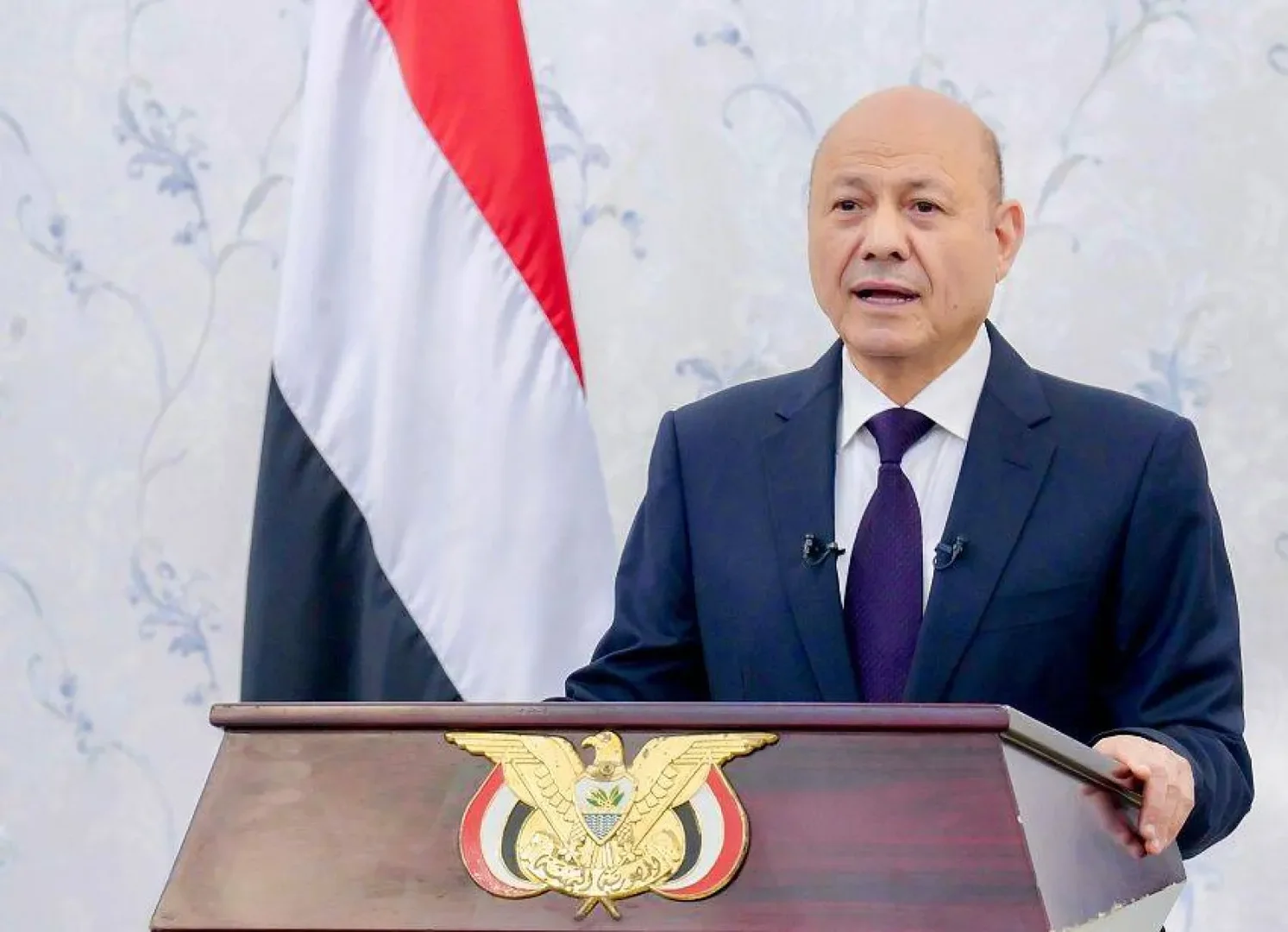 العليمي: استهداف المنشآت المدنية لن يوقف عملية فجر اليمن عن تحقيق أهدافها