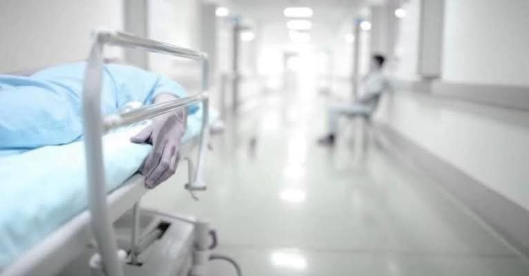 لم يكن يستطيع النوم بسبب ضيق في التنفس.. فنان شهير أصيب بإلتهاب رئوي