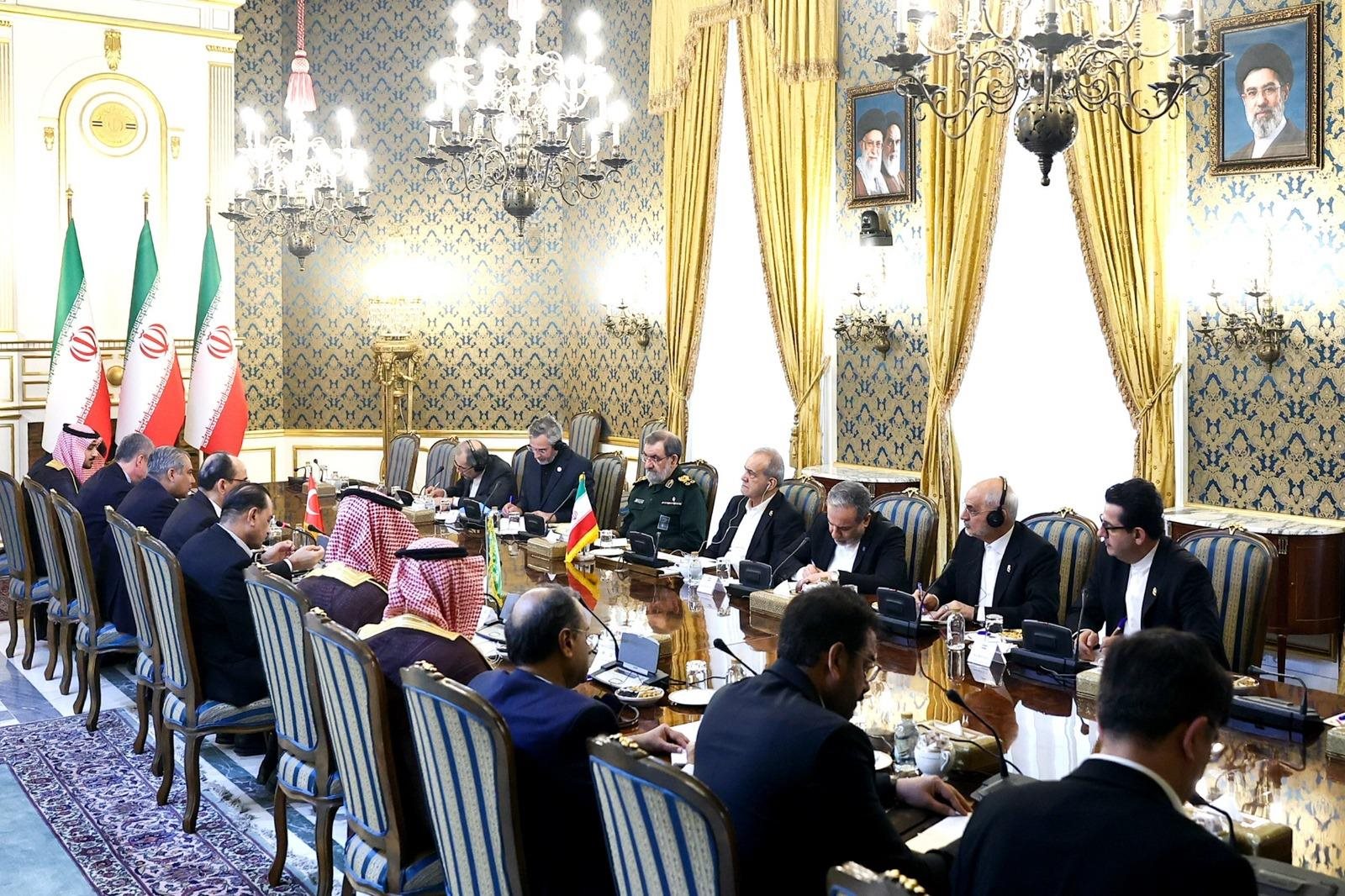 بدء الاجتماع بين مسؤولين إيرانيين وممثلي دول اتفاق مكة