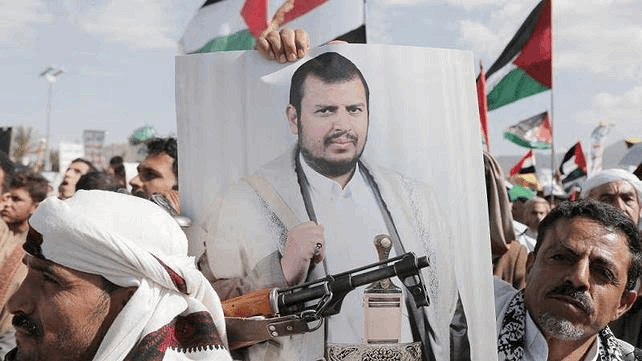 طالبته بسحب بيان إدانة استهداف الحرمين.. هيئة الحوثيين الدينية تهاجم الأزهر