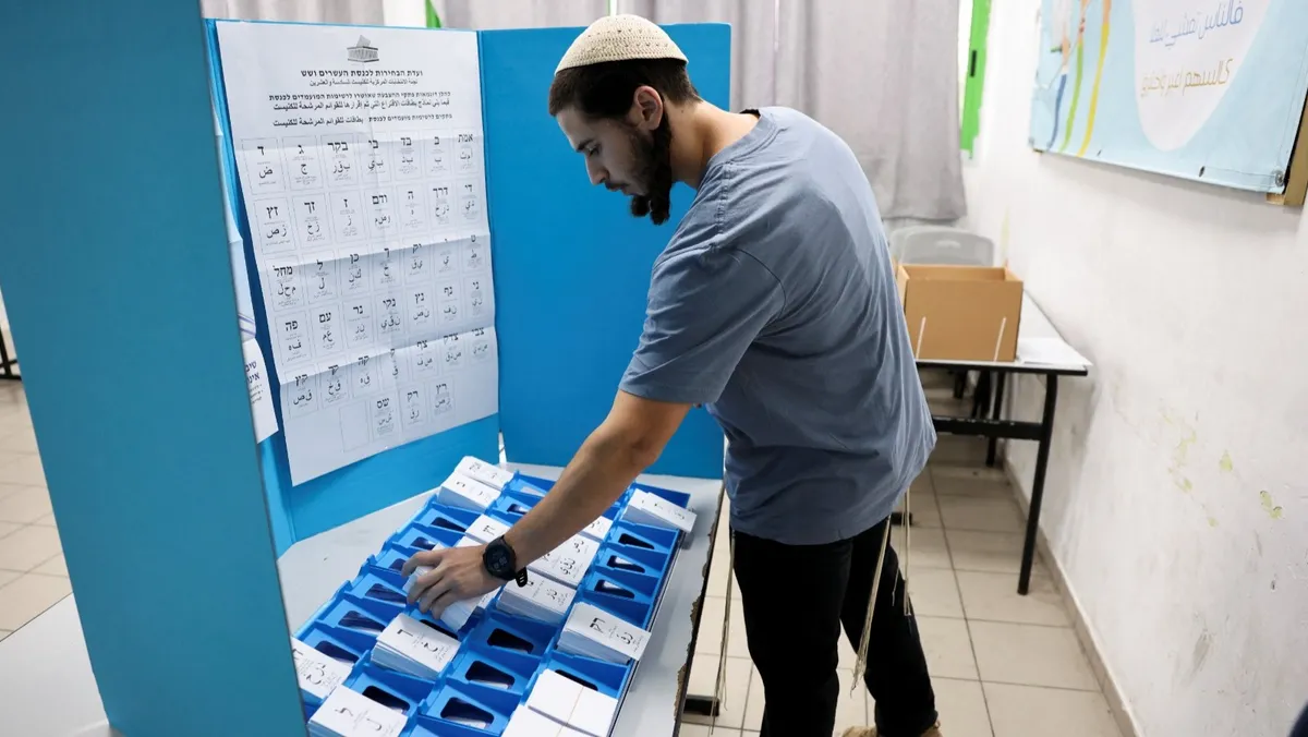 انتخابات الكنيست الإسرائيلي تنطلق وسط منافسة محتدمة بين نتنياهو  وآيزنكوت