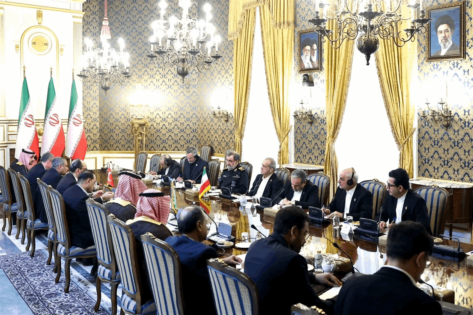 الوساطة الثلاثية والتصعيد الأميركي الإيراني: فرصة تفاوض أم سوء تقدير؟
