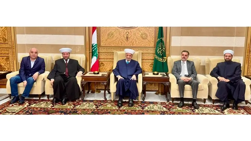 دريان عرض مع النائب عبد العزيز الصمد الأوضاع العامة