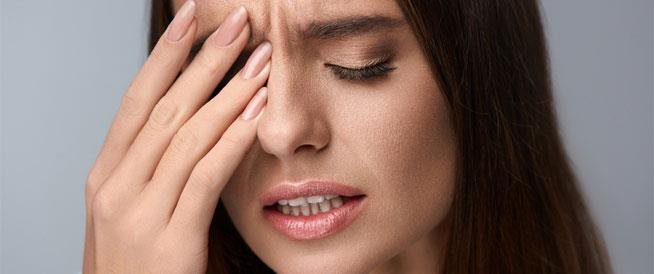 4 مشكلات في العين قد تسبب صداعاً متكرراً... اكتشفها