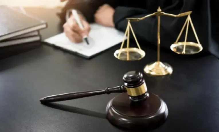 بالصورة... توقيف محامية وهذا ما اعترفت به