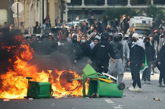 هدوء في الشوارع... ماذا ينتظر فرنسا السبت المُقبل؟