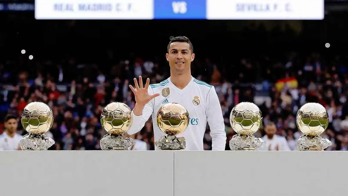 ريال مدريد يحتفل بإنجاز رونالدو التاريخي