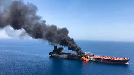 هيئة بريطانية: غرق مركب بعد اندلاع حريق في مضيق هرمز