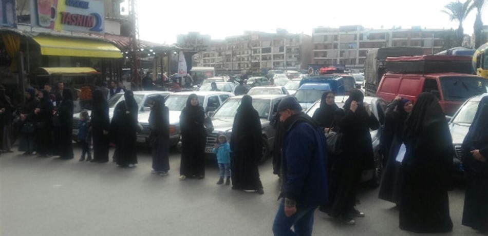 اعتصام لأهالي الموقوفين الإسلاميين عند مستديرة أبو علي بطرابلس 
