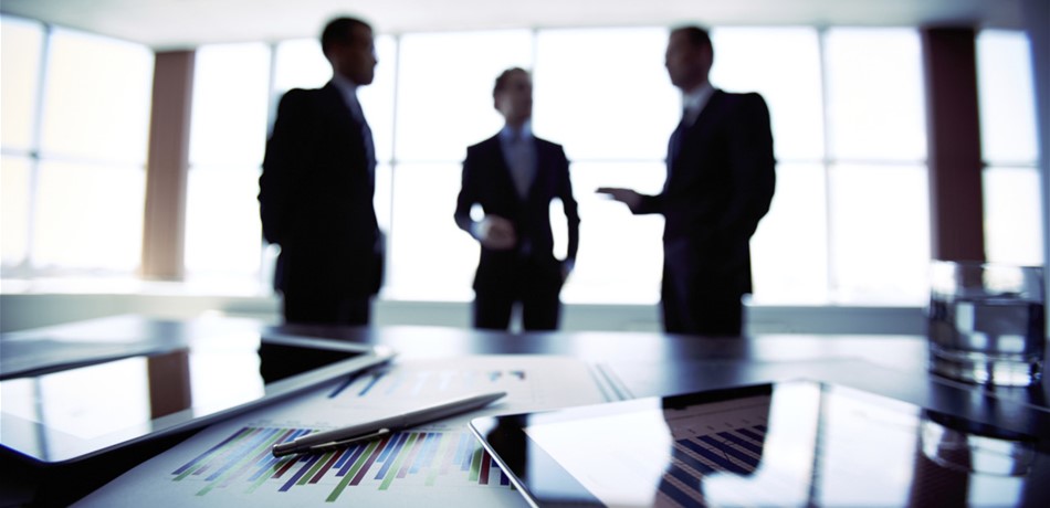 ديبلوماسي استثنى من لقاءاته مسؤولَين بارزين