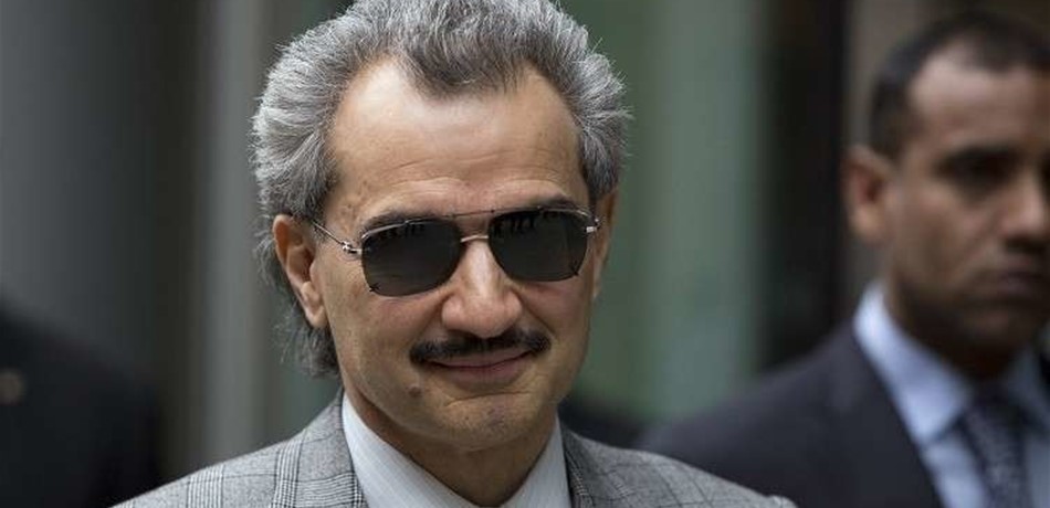 بالفيديو.. الوليد بن طلال يمارس هوايتيه المفضلتين 
