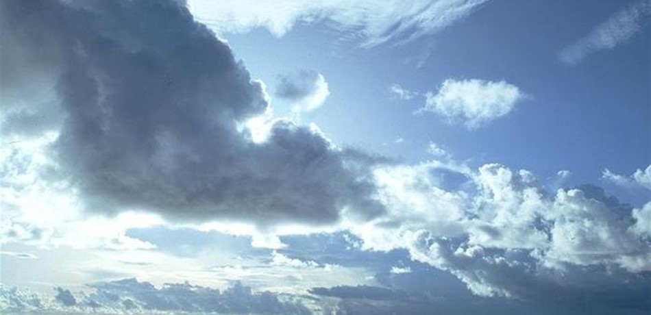 غيوم وضباب والحرارة الى ارتفاع.. إليكم طقس الـweekend