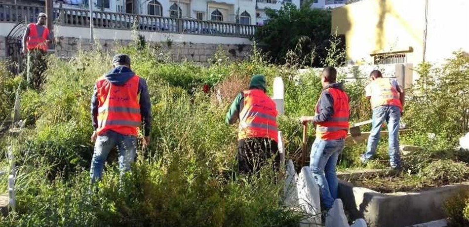 ورش الصيانة في "العزم" تؤهل مقابر طرابلس والجوار