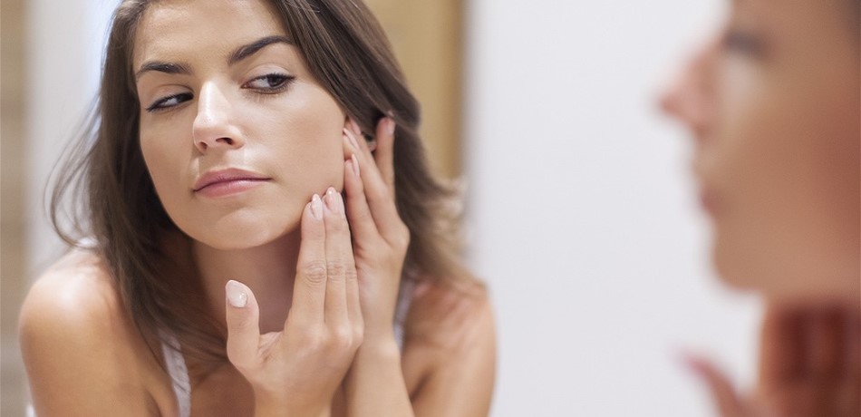تعرّفي إلى أكثر 3 مشاكل شائعة في البشرة.. وهذه هي حلولها